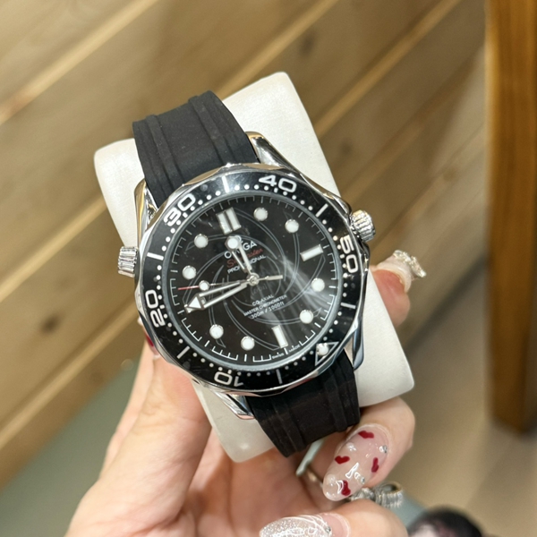 ブランド時計角部分ディテール